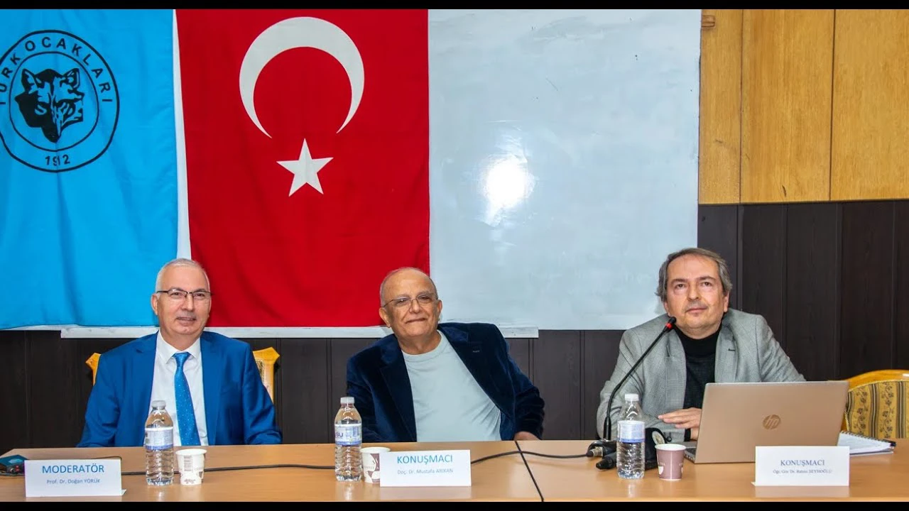 Selçuk Üniversitesinde “Kimlik ve Aidiyet” paneli düzenlendi